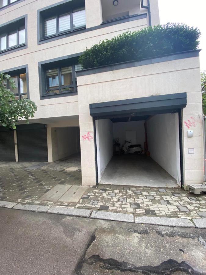 Spacious Home Office With Secure Garage In Sofia Eksteriør billede